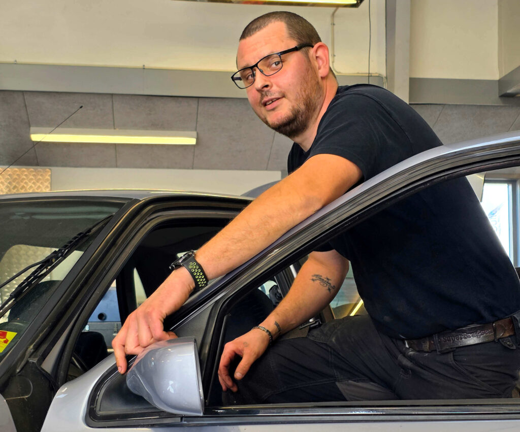Andreas Hansen - mekaniker hos K.E. Automobiler i Svendborg